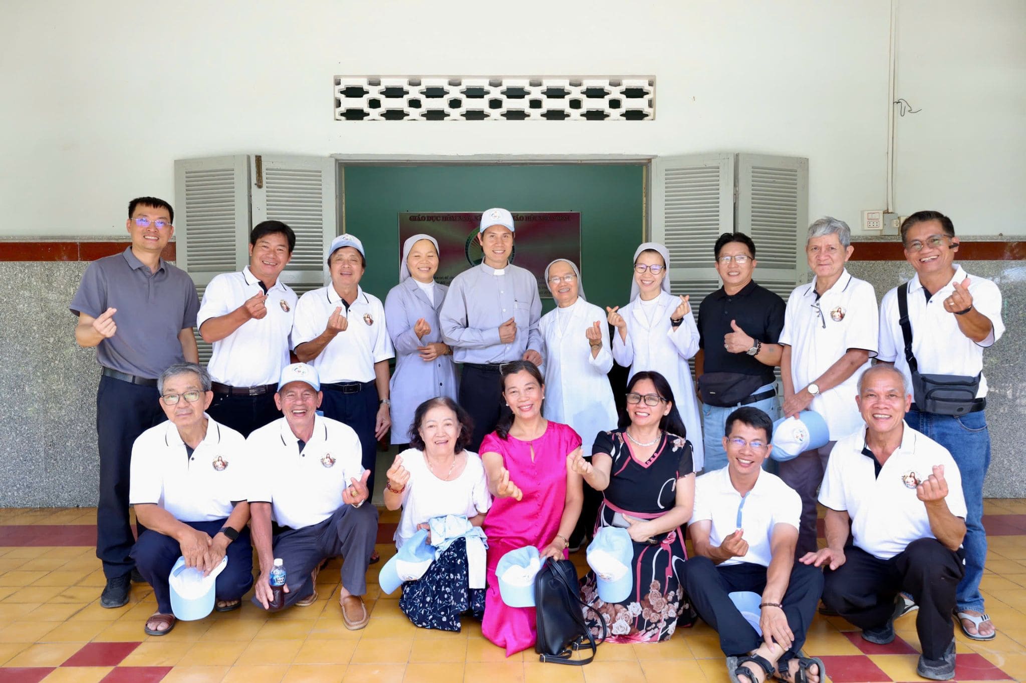 Người Lạ Thành Người Thân