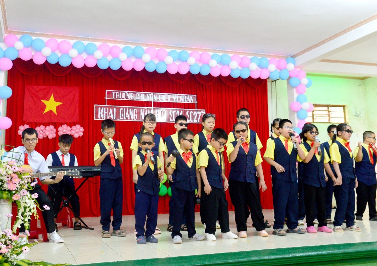 Khai Giảng