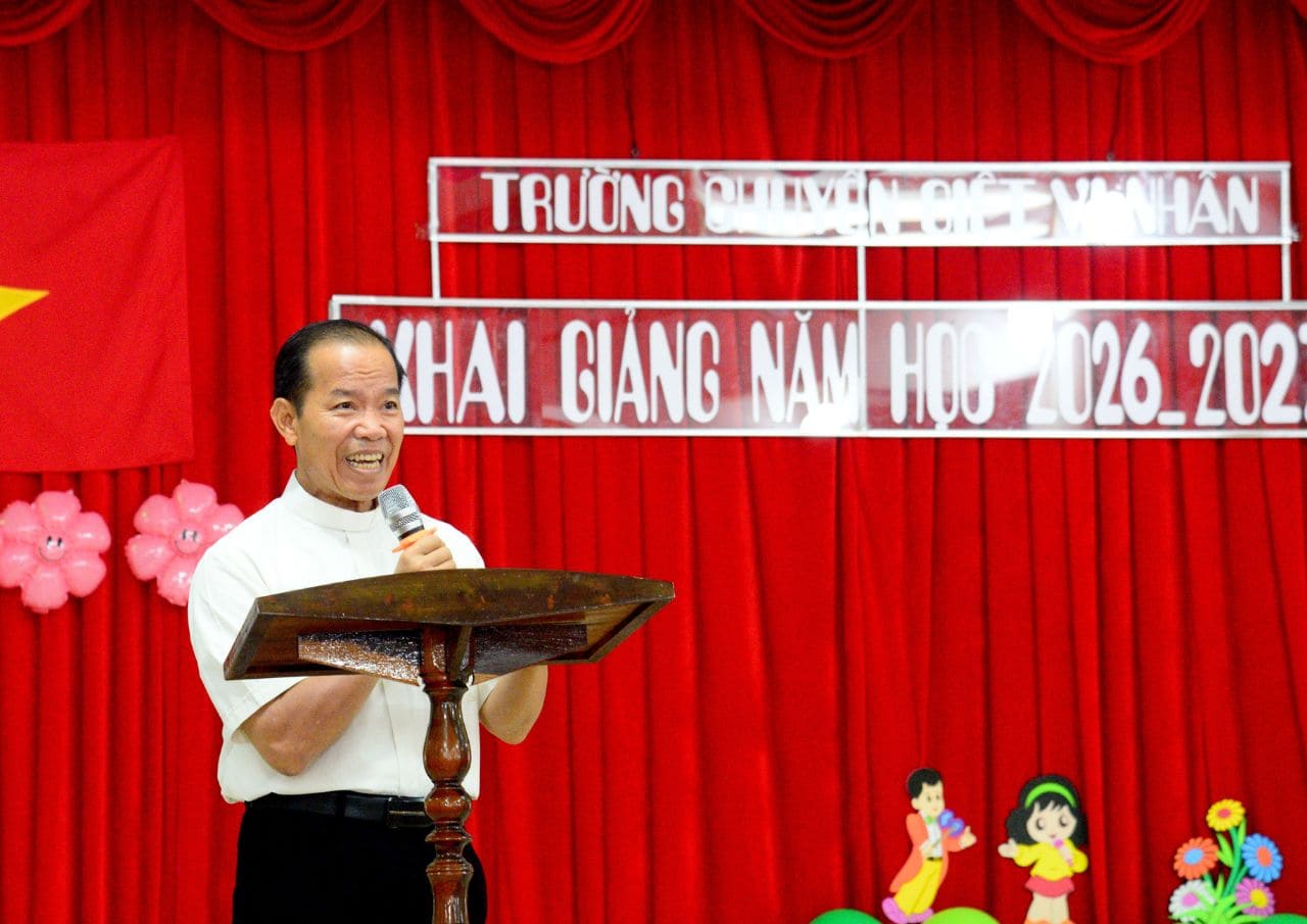 Khai Giảng